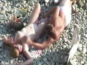 Мужик качественно отлизал киску своей жёнушке