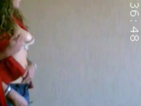 Телка показала сиськи и завел парня до крутой дрочки